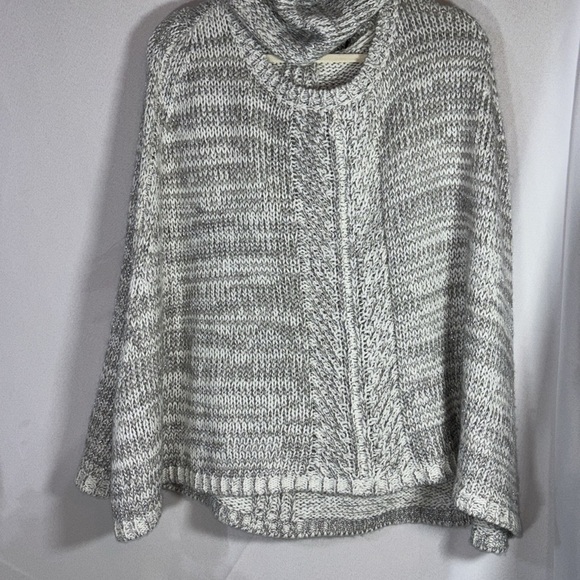 White House Black Market Montclair Cable Knit Poncho/Cape Bundle L
